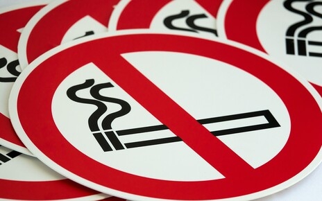 panneau d'interdiction de fumer